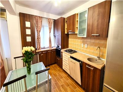 CromaImob - Inchiriere apartament 3 camere, zona Malu Rosu