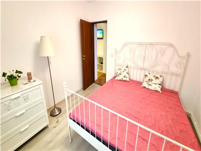 CromaImob - Inchiriere apartament 3 camere, zona Malu Rosu